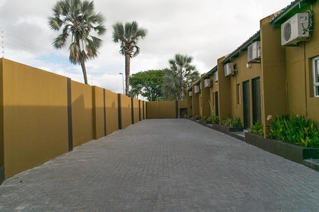 Ekamuti Town Lodge Oniihandi Exterior foto
